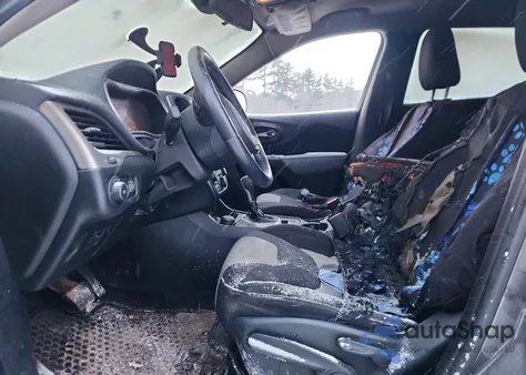 2014 Jeep Cherokee Latitude z USA, uszkodzony, nr VIN 1C4PJMCB8EW268069